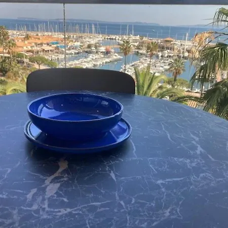 Magnifique T3 Climatise Avec Vue Sur - Fr-1-308-179 Le Lavandou